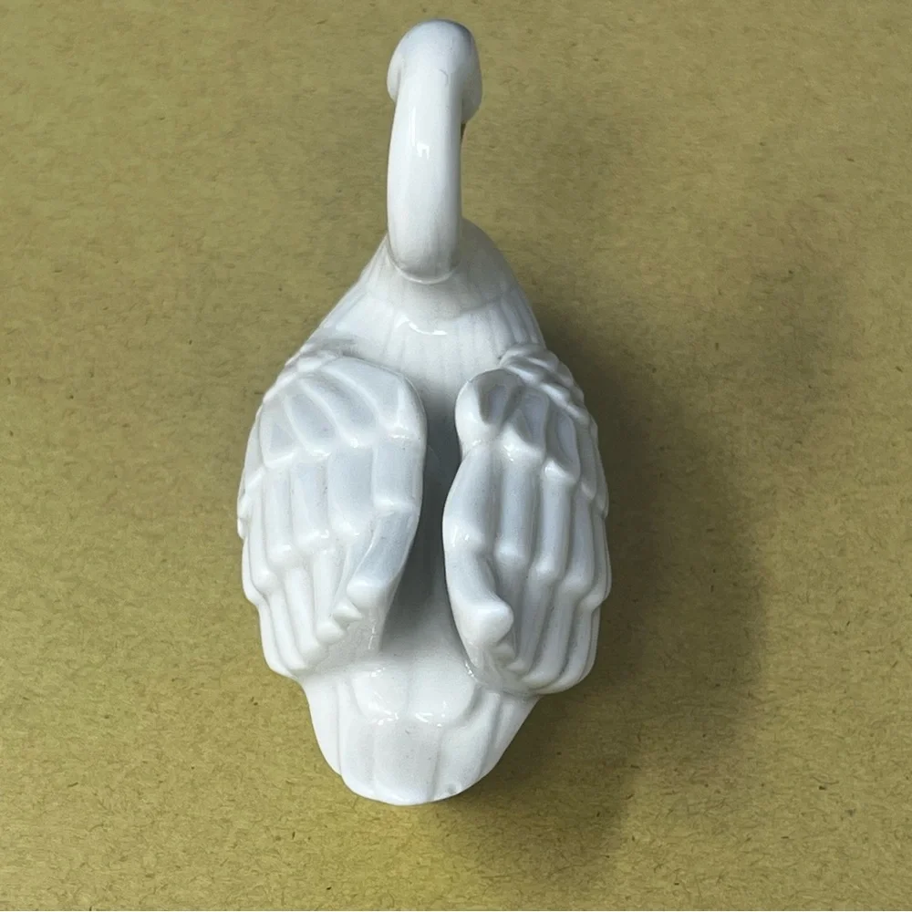 Lenox Porcelain 3” Swan Wedding cake topper/place setting holder 24k gold beak - Picture 6 of 10